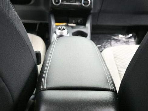 Used 2020 Ford Escape SE AWD/4WD image 17