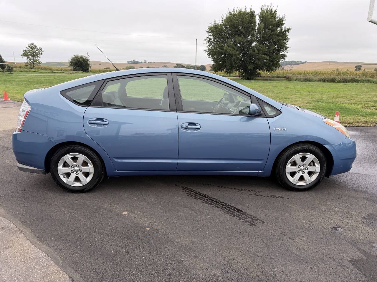 Used 2007 Toyota Prius w/ Pkg 3 FWD image 6
