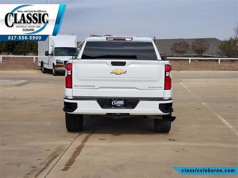 Used 2022 Chevrolet Silverado 1500 Custom w/ Safety Confidence Package image 8