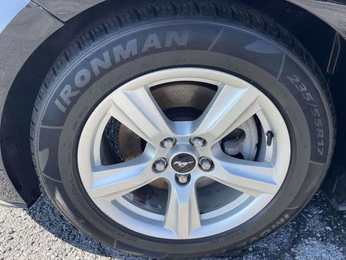 Used 2017 Ford Mustang Coupe image 8