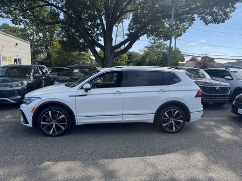 Used 2024 Volkswagen Tiguan SEL R-Line AWD/4WD image 7