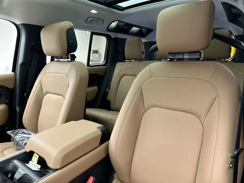 New 2026 Land Rover Defender 110 X-Dynamic SE image 14