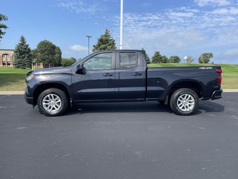 Used 2023 Chevrolet Silverado 1500 RST AWD/4WD image 2