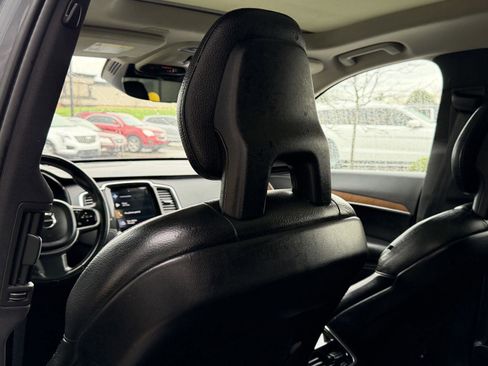Used 2022 Volvo XC90 T6 Momentum w/ Climate Package image 38