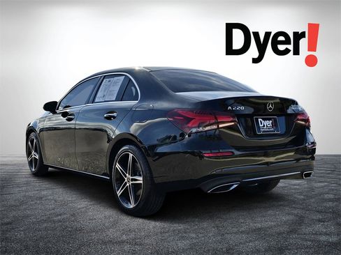 Used 2020 Mercedes-Benz A 220 4MATIC w/ Premium Package image 6