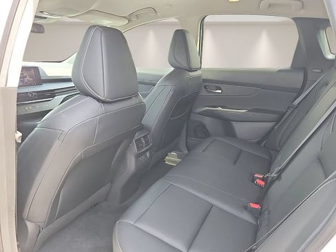 Used 2025 Nissan Murano SV AWD/4WD image 9