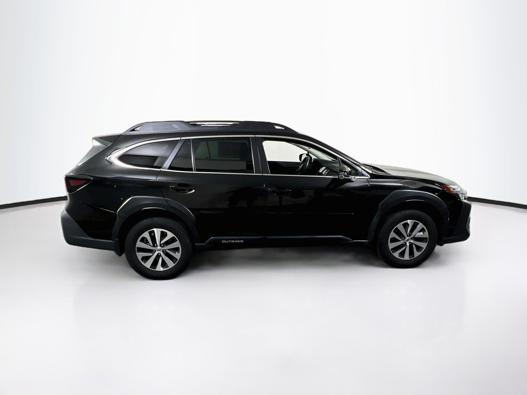Used 2023 Subaru Outback Premium AWD/4WD image 4