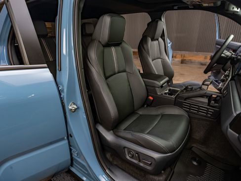 Used 2025 Toyota 4Runner Limited image 31