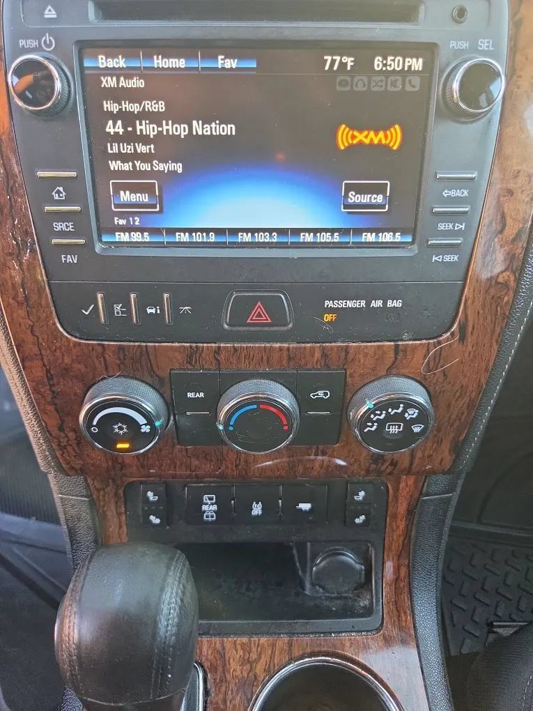 Used 2014 Chevrolet Traverse LT FWD image 16