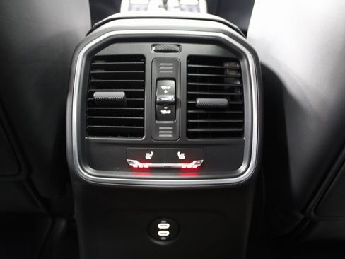 New 2026 Porsche Macan image 20