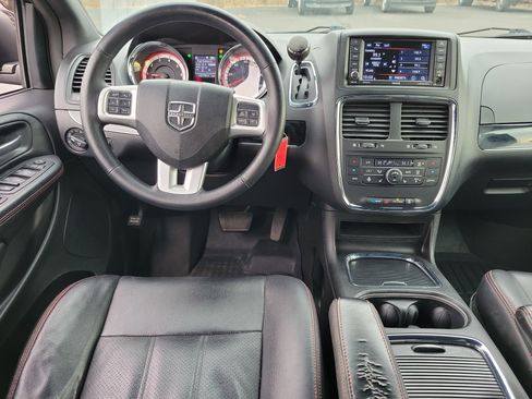 Used 2018 Dodge Grand Caravan GT image 10