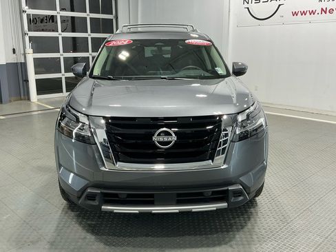Used 2024 Nissan Pathfinder Platinum w/ Cargo Package image 40