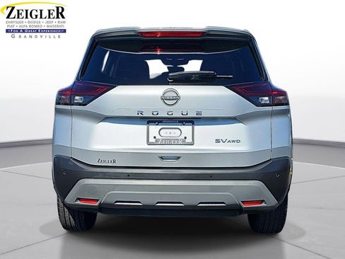 Used 2022 Nissan Rogue SV AWD/4WD image 6
