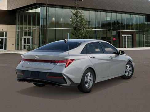 New 2026 Hyundai Elantra SE image 5