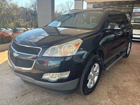 Used 2012 Chevrolet Traverse LT image 3