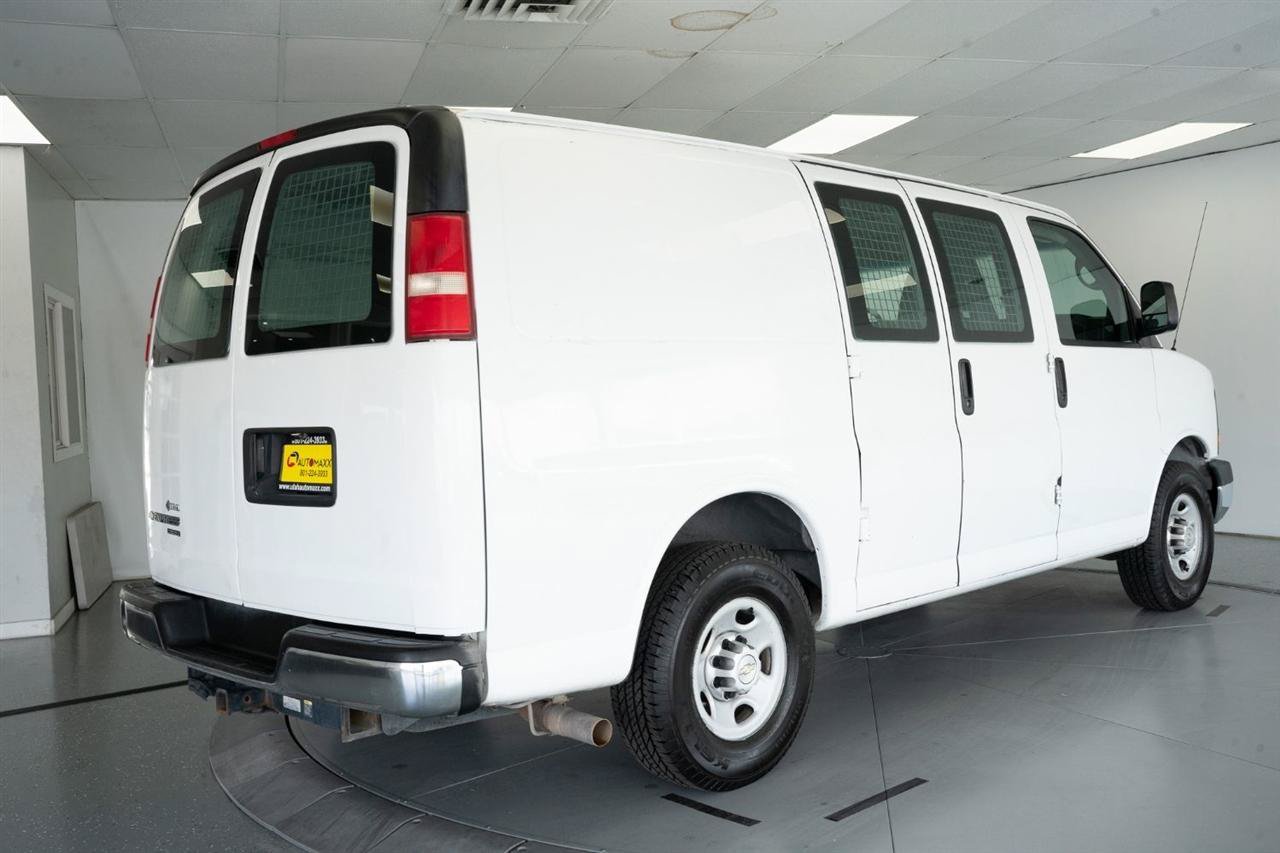 Used 2014 Chevrolet Express 2500 w/ Cold Climate Package RWD image 9