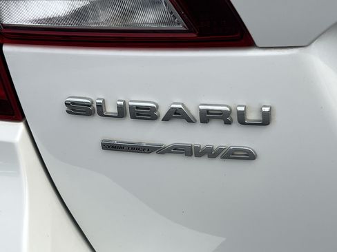 Used 2017 Subaru Outback 2.5i Touring w/ Popular Package #5A AWD/4WD image 9
