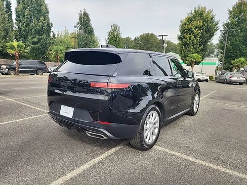 Used 2025 Land Rover Range Rover Sport SE AWD/4WD image 5