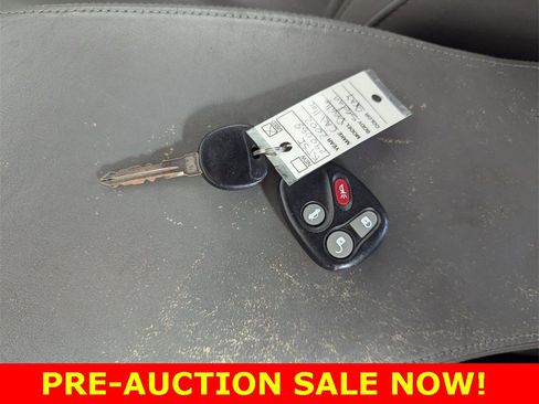 Used 2002 Cadillac De Ville w/ Comfort/Convenience Pkg image 23