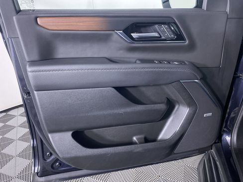 Certified 2025 GMC Yukon Denali image 11