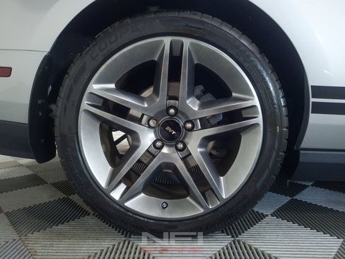 Used 2012 Ford Mustang Shelby GT500 RWD image 18