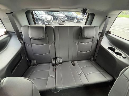 Used 2019 Cadillac Escalade Premium Luxury image 45