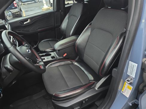 Used 2024 Ford Escape ST-Line w/ Tech Pack #1 AWD/4WD image 9