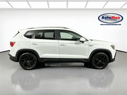 Used 2022 Volkswagen Taos SE image 8