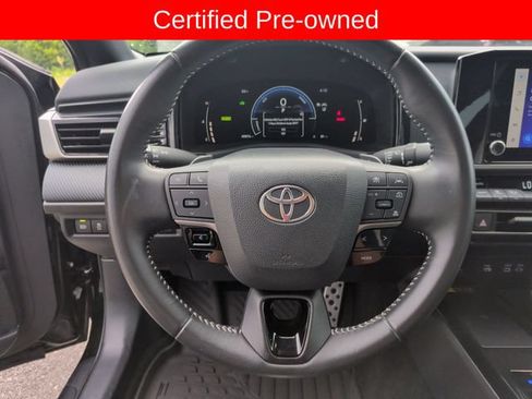 Used 2025 Toyota Camry SE FWD image 13