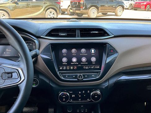 Used 2021 Chevrolet TrailBlazer ACTIV w/ Technology Package image 4