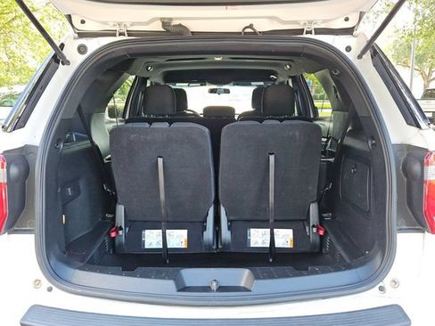 Used 2018 Ford Explorer XLT FWD image 13