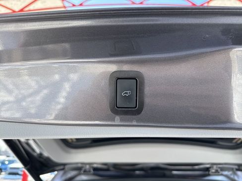 Used 2018 Toyota Highlander Plus image 33