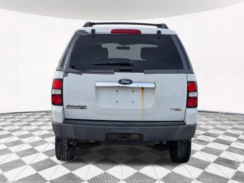 Used 2006 Ford Explorer XLT image 15