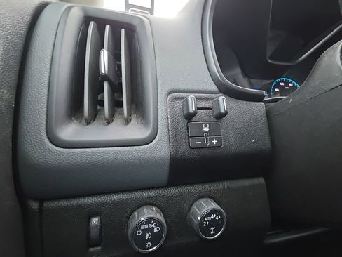 Used 2017 Chevrolet Colorado Z71 image 13