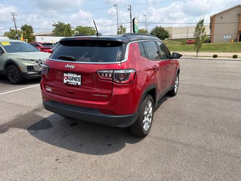Used 2025 Jeep Compass Limited AWD/4WD image 10
