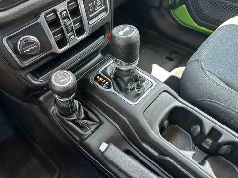 Used 2025 Jeep Wrangler Unlimited Sport AWD/4WD image 33