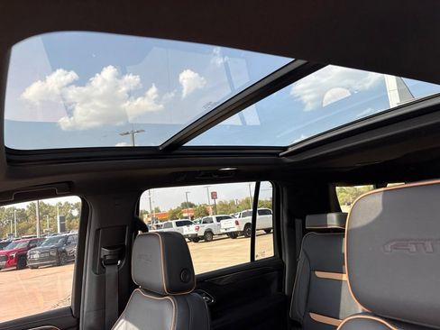 Used 2023 GMC Yukon XL AT4 AWD/4WD image 23