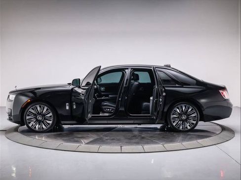 Used 2025 Rolls-Royce Ghost AWD/4WD image 19