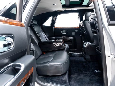 Used 2012 Rolls-Royce Ghost RWD image 31