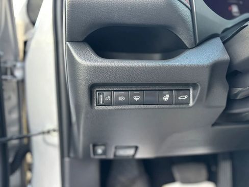 Used 2021 Toyota RAV4 SE w/ Weather & Moonroof Package image 12