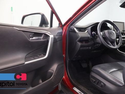 Used 2022 Toyota RAV4 Limited AWD/4WD image 8
