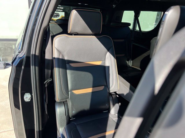 Used 2021 GMC Yukon XL AT4 w/ AT4 Premium Plus Package AWD/4WD image 30