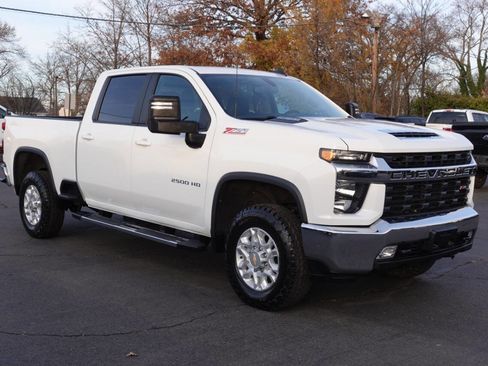 Used 2023 Chevrolet Silverado 2500 LT w/ Convenience Package image 4