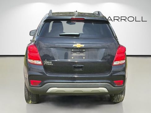 Used 2021 Chevrolet Trax LT w/ LT Convenience Package FWD image 4