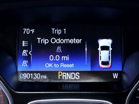 Used 2018 Ford Focus Titanium w/ Titanium Technology Package FWD image 14