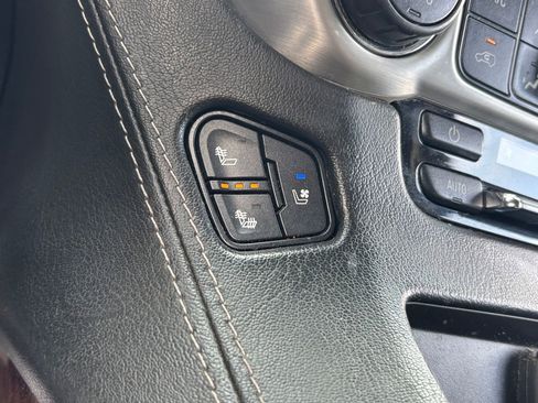 Used 2019 GMC Yukon XL SLT AWD/4WD image 23