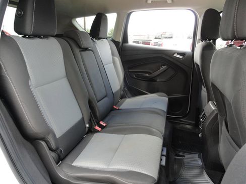 Used 2017 Ford Escape SE image 7