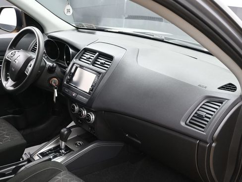Used 2023 Mitsubishi Outlander Sport ES AWD/4WD image 22