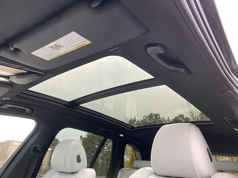 Used 2023 BMW X5 xDrive40i w/ M Sport Package image 9