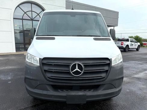 Used 2019 Mercedes-Benz Sprinter 144 w/ Driver Convenience Package image 9